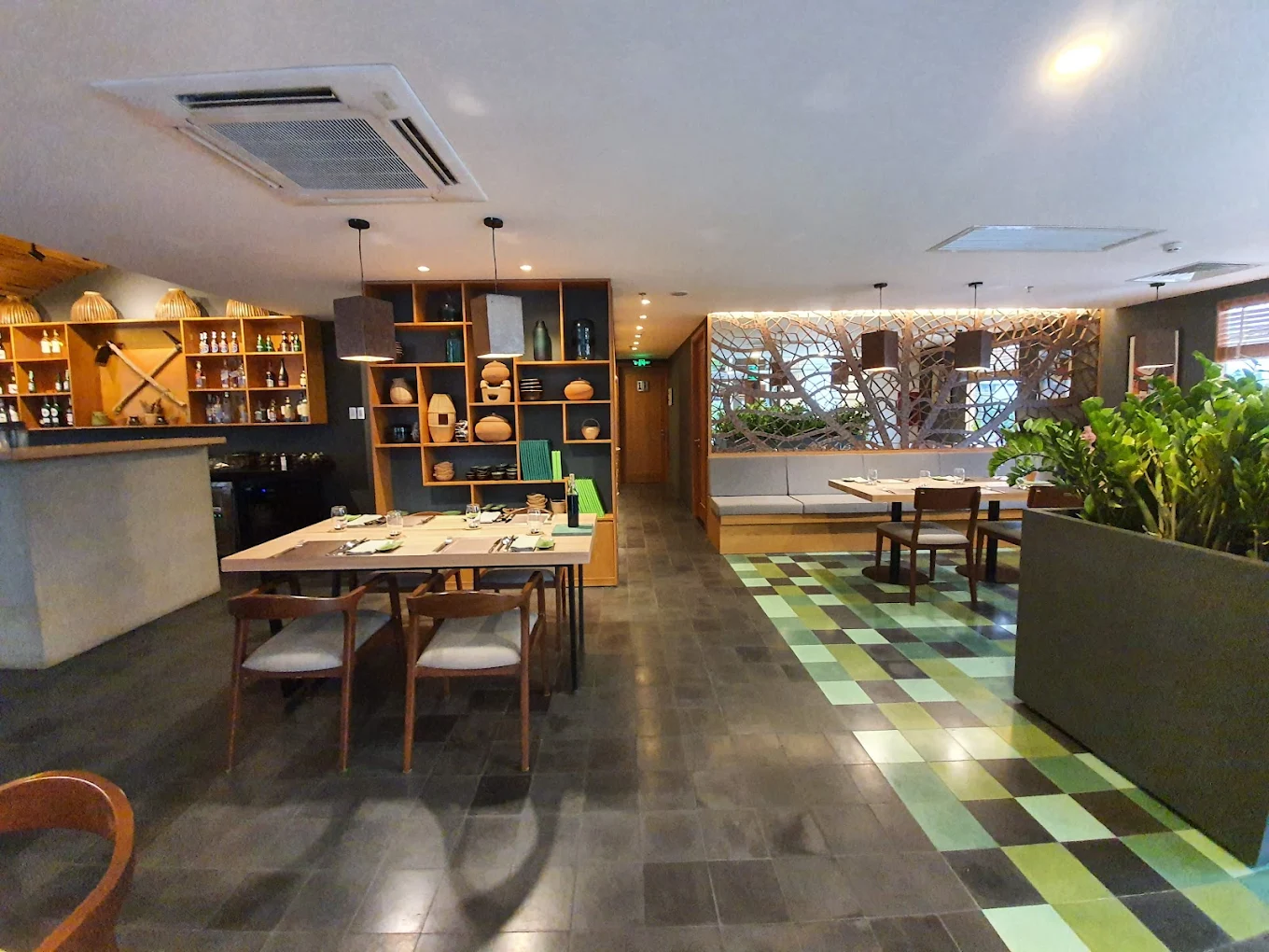 Emm-Saigon-Hotel